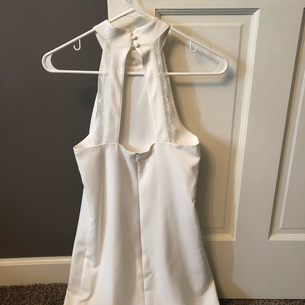Short white dress - Picture 3 of 4